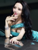 惊艳全场的惹火大胸美女车模