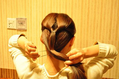 绝配春日长裙 2款盘发DIY(组图)