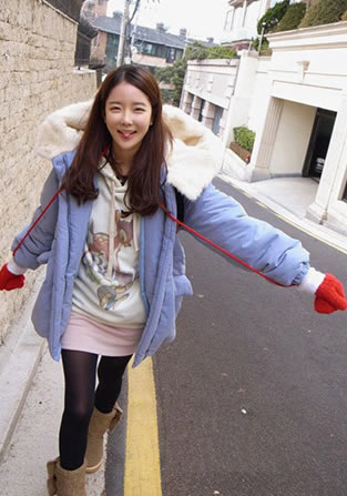 2011年韩国小MM显高装嫩新年装